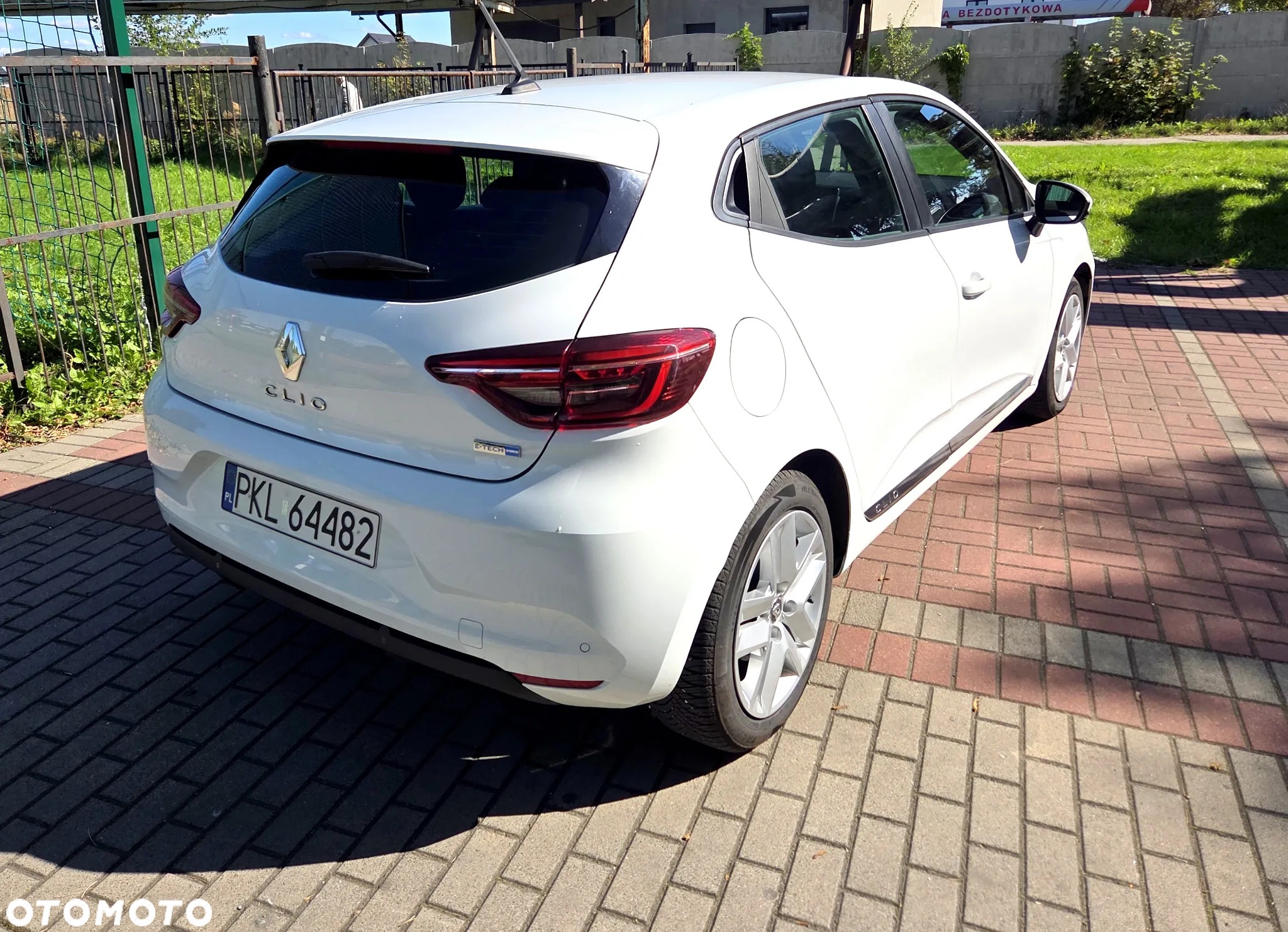 Renault Clio 1.6 E-TECH Intens - 2