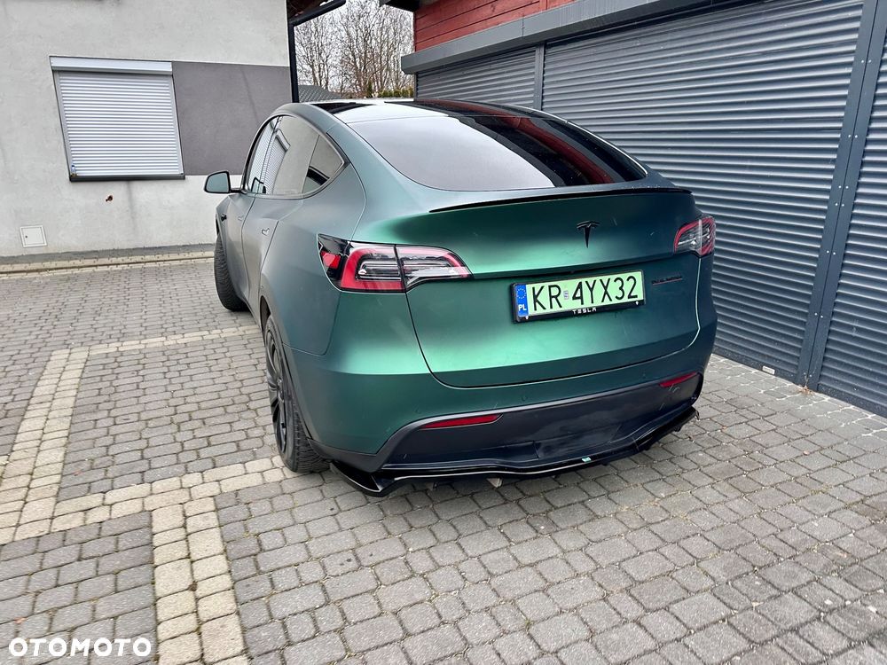 Tesla Y Performance Dual Motor AWD - 12