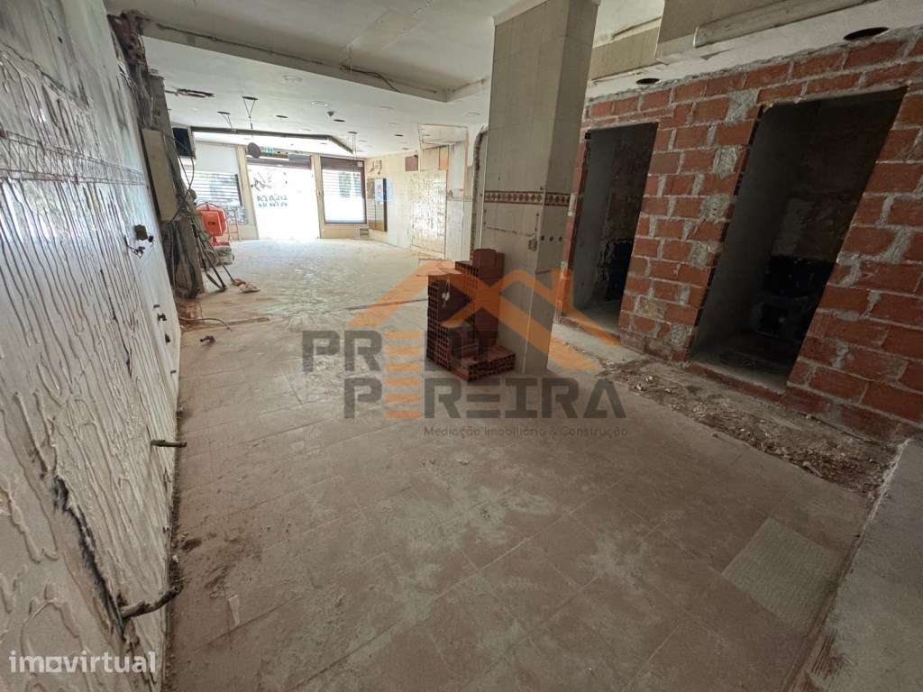 Situada em Odivelas/Ribeirada, Loja com 200 m2, garagem e arrumos, ... - Grande imagem: 5/23