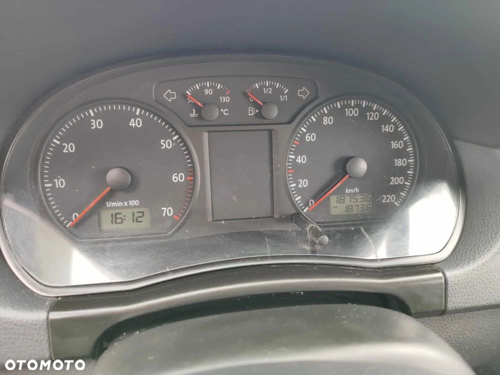 Volkswagen Polo - 8