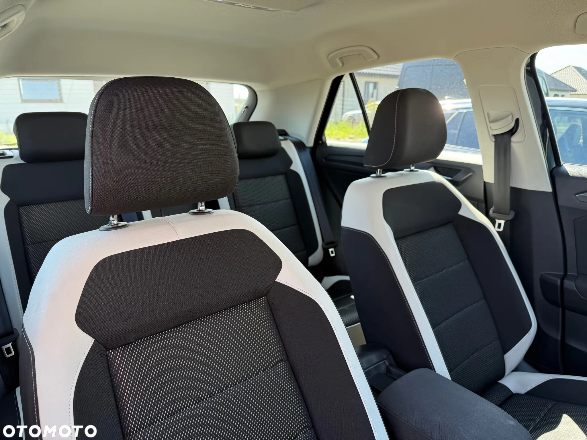 Volkswagen T-Roc - 9