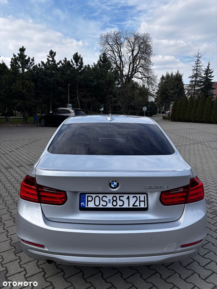BMW Seria 3 320d DPF Efficient Dynamics Edition - 11