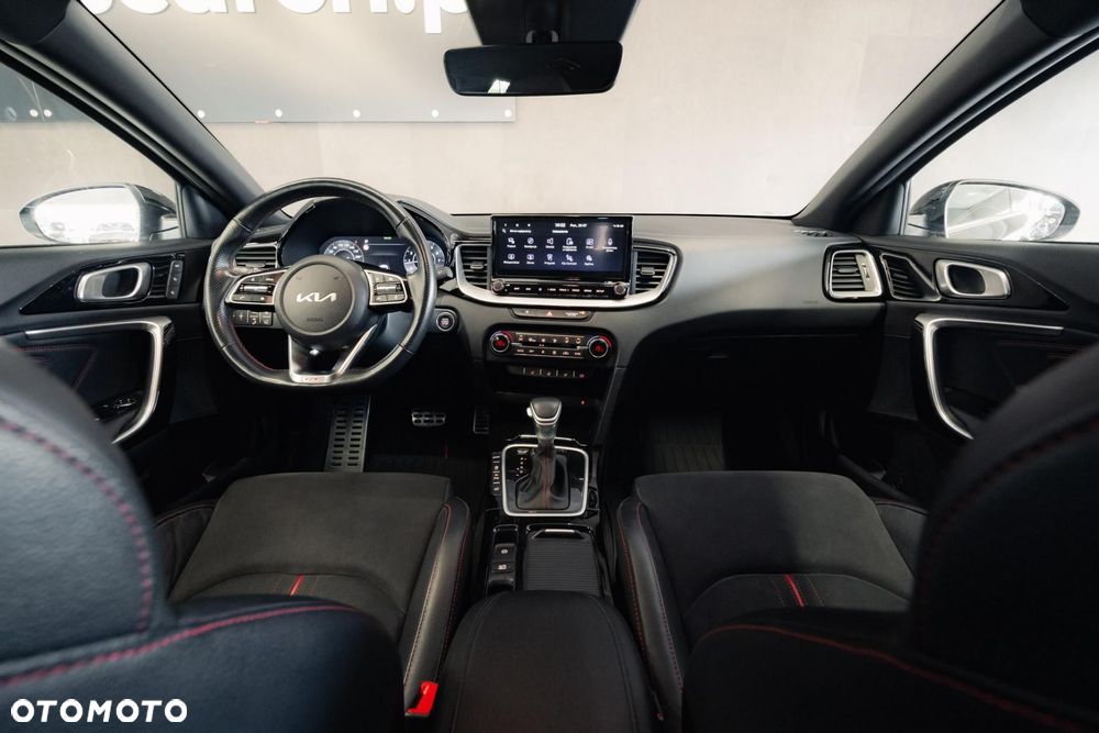 Kia ProCeed 1.6 T-GDI GT DCT - 11