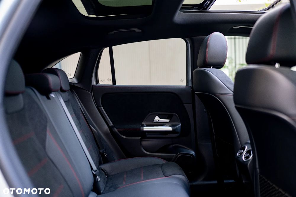 Mercedes-Benz GLA 200 mHEV AMG Line 7G-DCT - 26