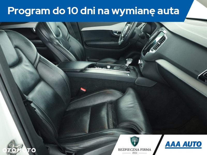 Volvo XC 90 - 9