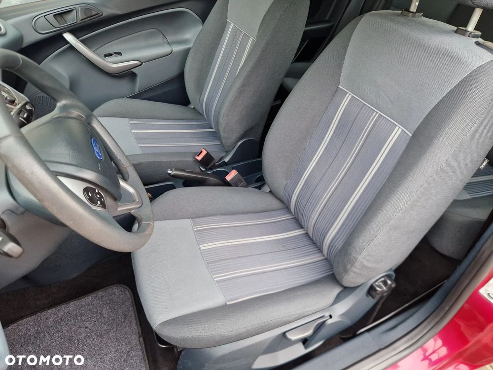 Ford Fiesta 1.4 Champions Edition - 35