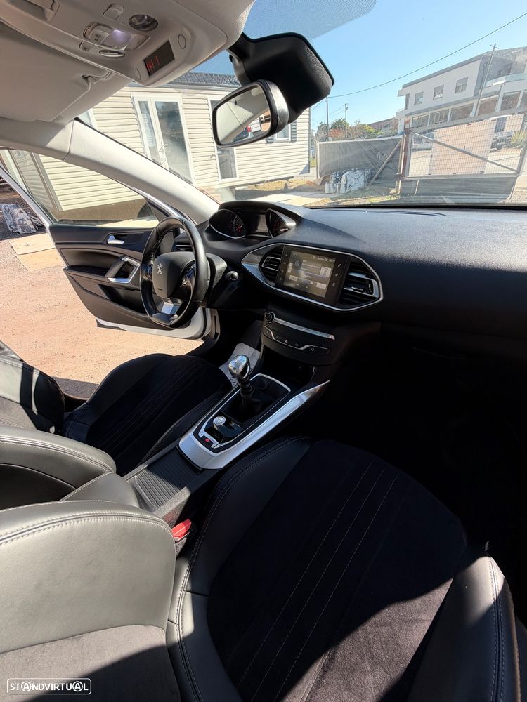 Peugeot 308 1.6 BlueHDi Allure J18 - 26