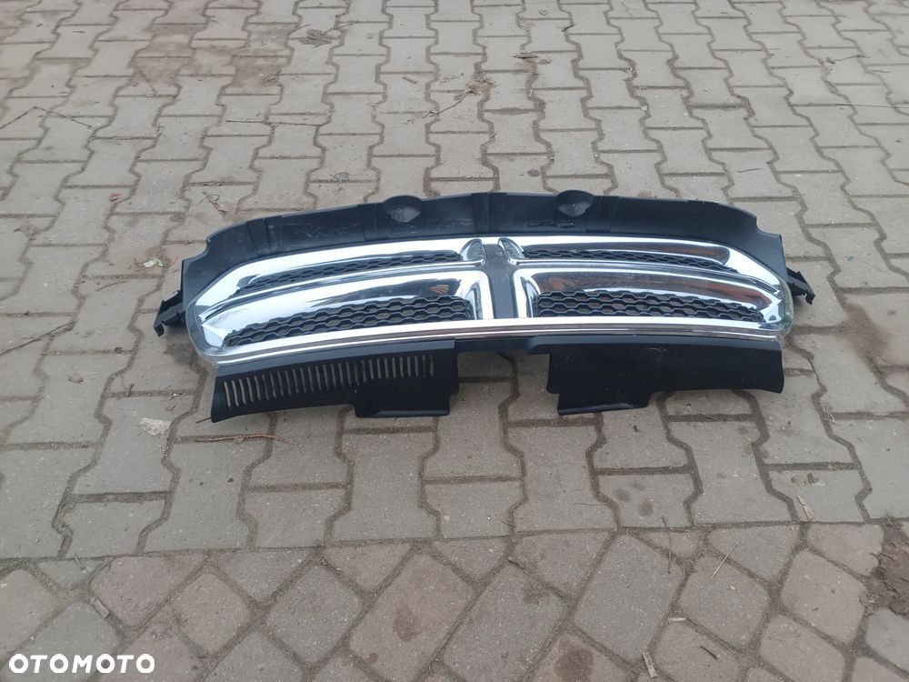 DODGE DURANGO CITADEL GRILL ATRAPA - 1