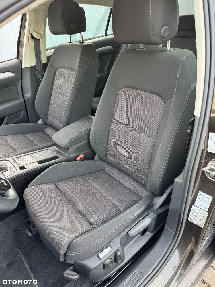 Volkswagen Passat Variant 1.6 TDI (BlueMotion Technology) DSG Comfortline - 12