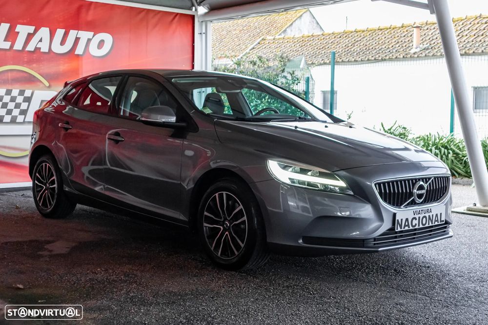 Volvo V40 2.0 D3 Momentum - 3
