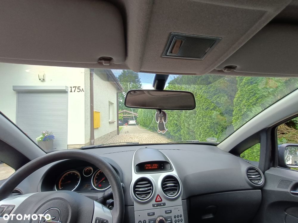 Opel Corsa 1.4 16V Essentia - 7