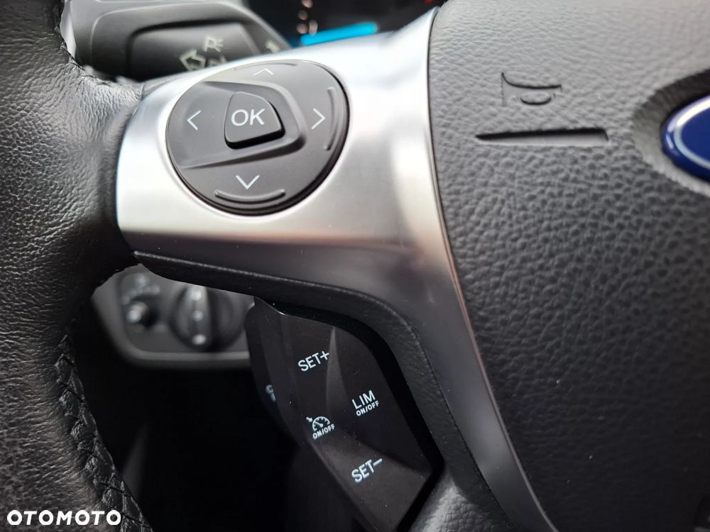 Ford Kuga 2.0 TDCi 2x4 Titanium - 21