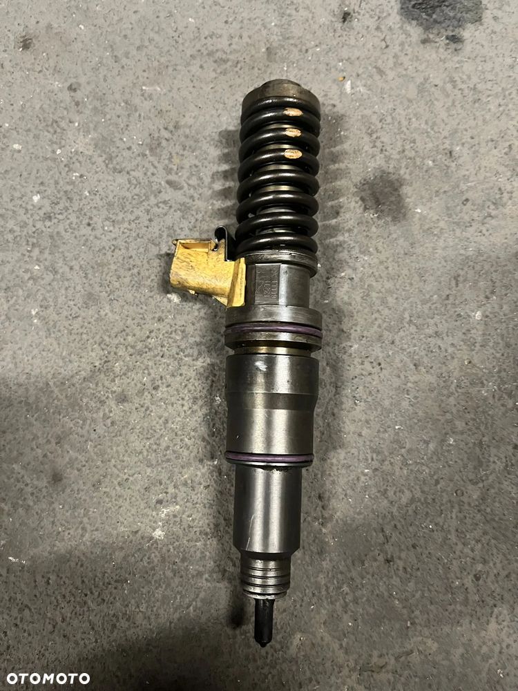 Pompowtryskiwacz Volvo 21207143 stan nieznany - 1