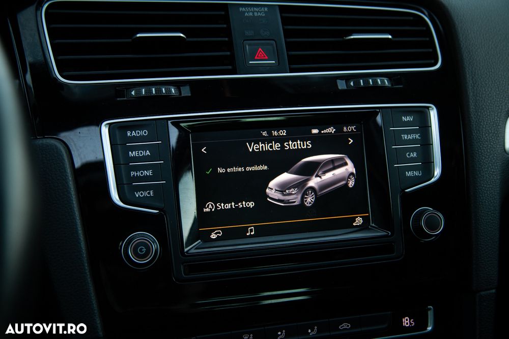 Volkswagen Golf - 31