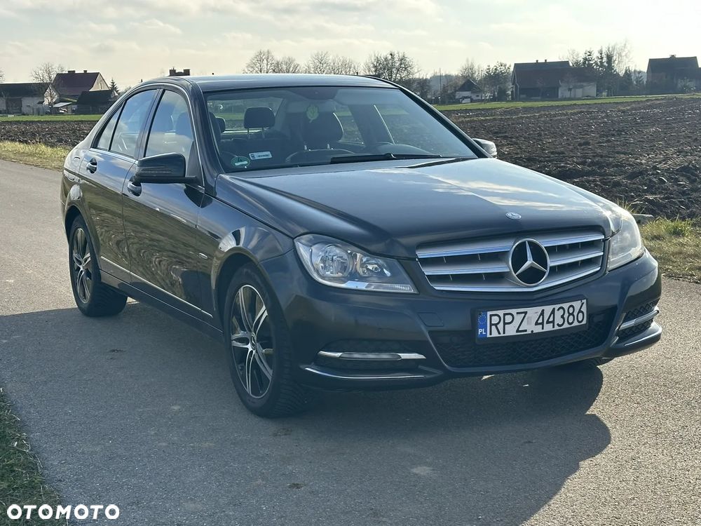 Mercedes-Benz Klasa C 220 CDI BlueEff Avantgarde - 3