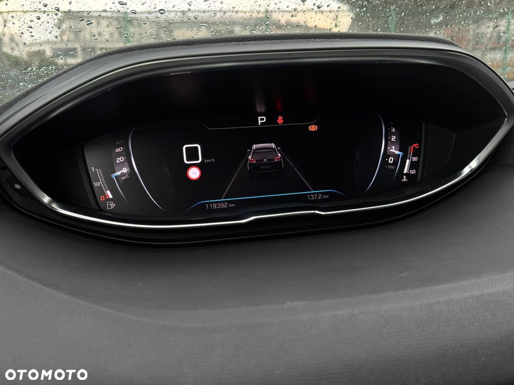Peugeot 5008 PureTech 130 EAT8 Stop & Start Roadtrip - 32