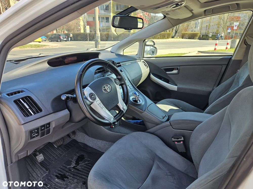 Toyota Prius - 8