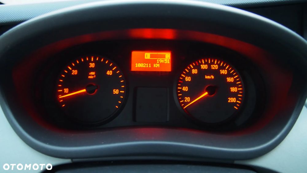 Opel Vivaro L2H1 2.9t - 12