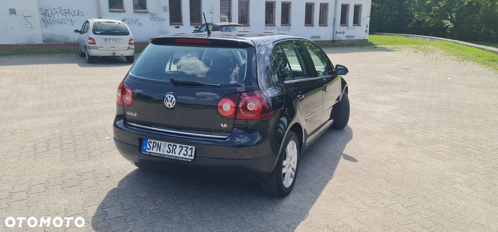 Volkswagen Golf 1.6 Comfortline - 16