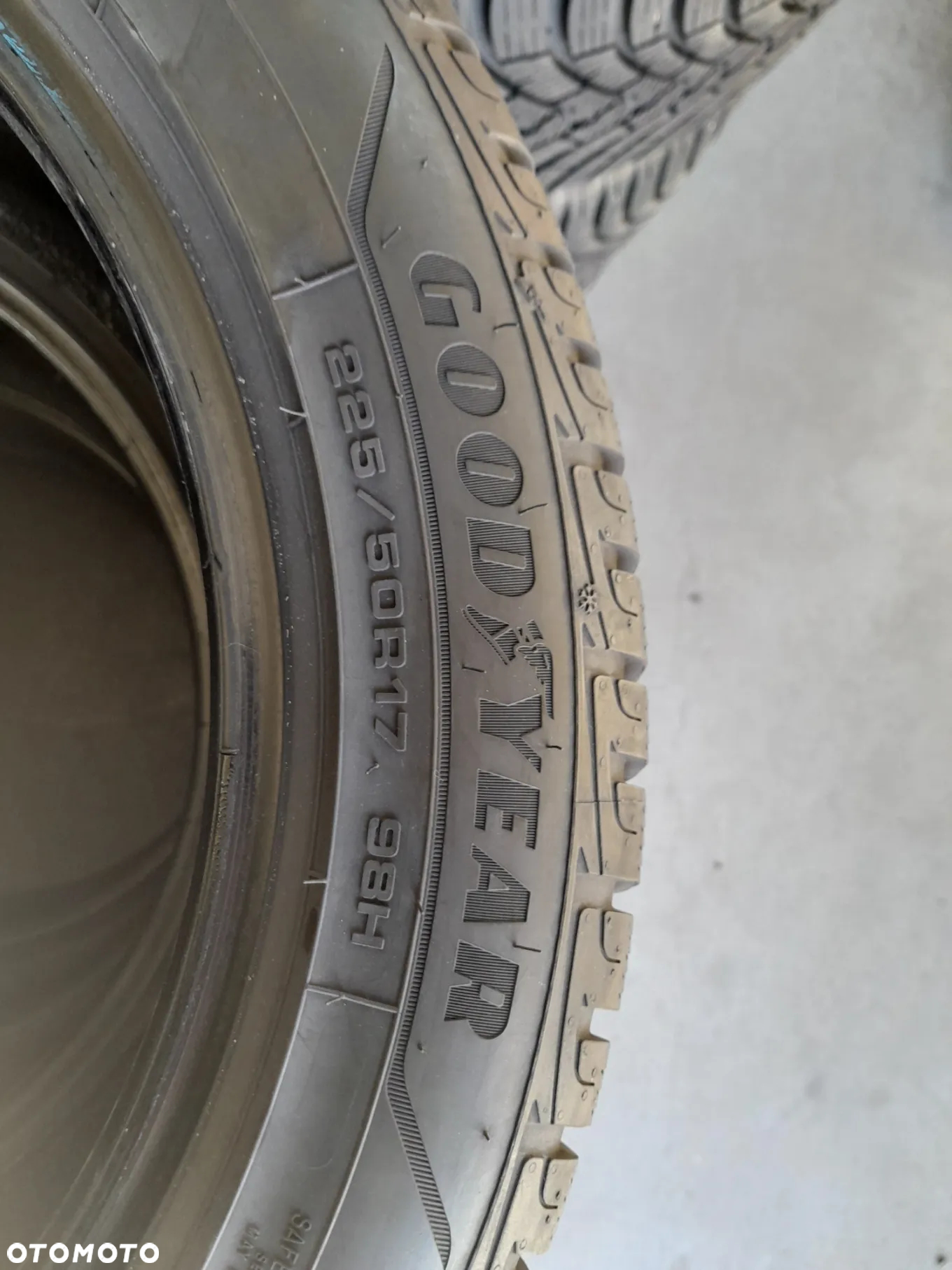 Opony zimowe Goodyear UltraGrip Performance+ 225/50 17 98H M+S - 2