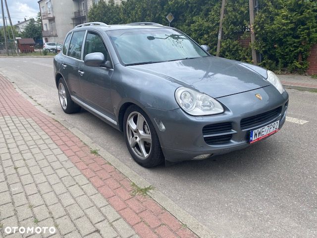 Porsche Cayenne - 1