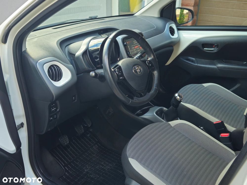 Toyota Aygo x-cite - 11