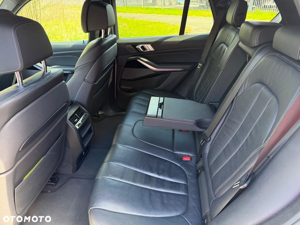 BMW X5 xDrive40i - 24