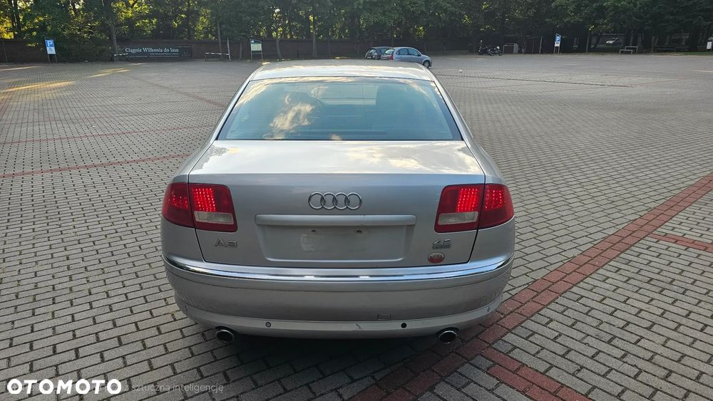 Audi A8 4.2 Quattro - 10