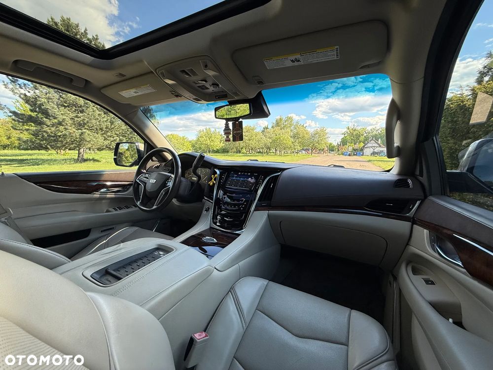 Cadillac Escalade - 18