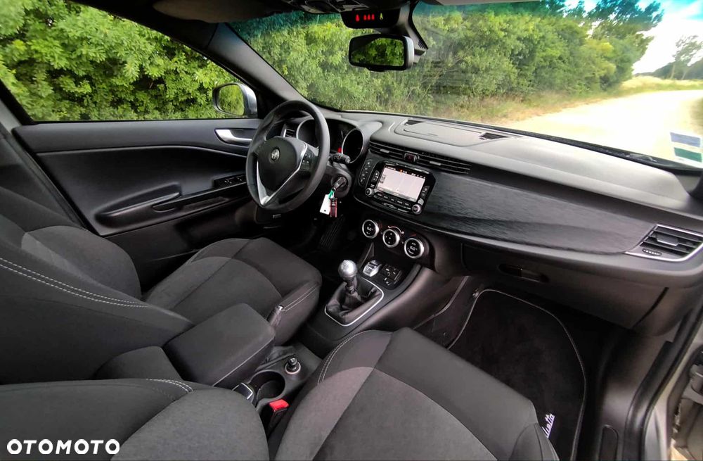 Alfa Romeo Giulietta 2.0 JTDM Distinctive - 9