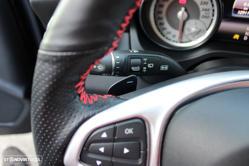 Mercedes-Benz GLA 180 d 7G-DCT Urban - 15