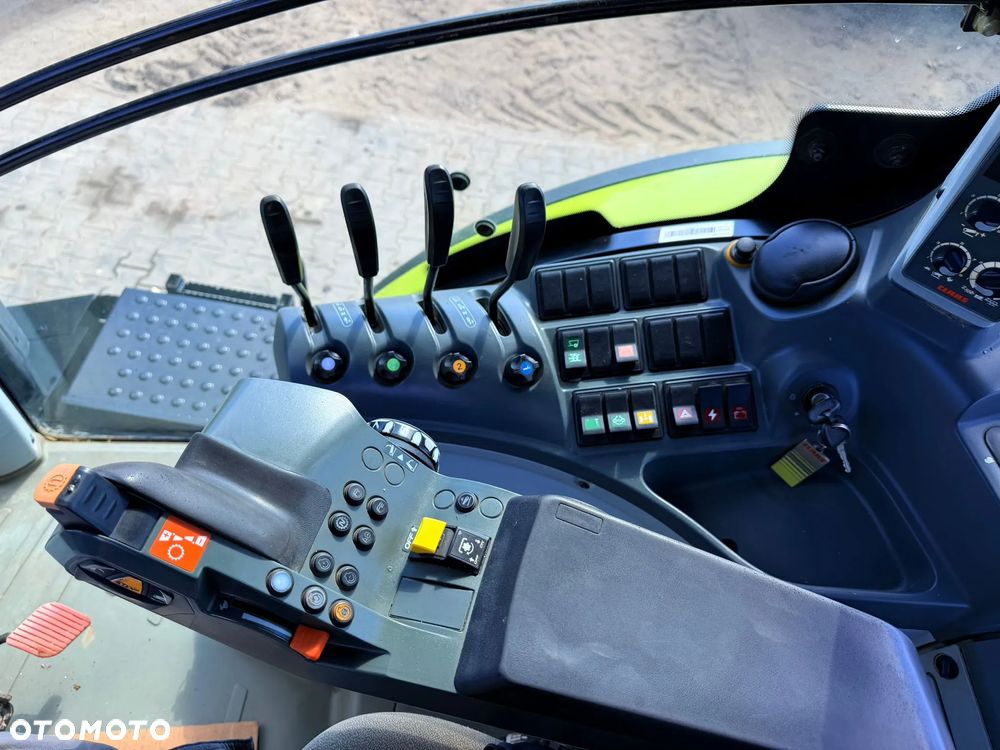Claas Axion 810 - 18
