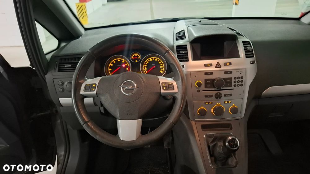 Opel Zafira 1.6 - 7