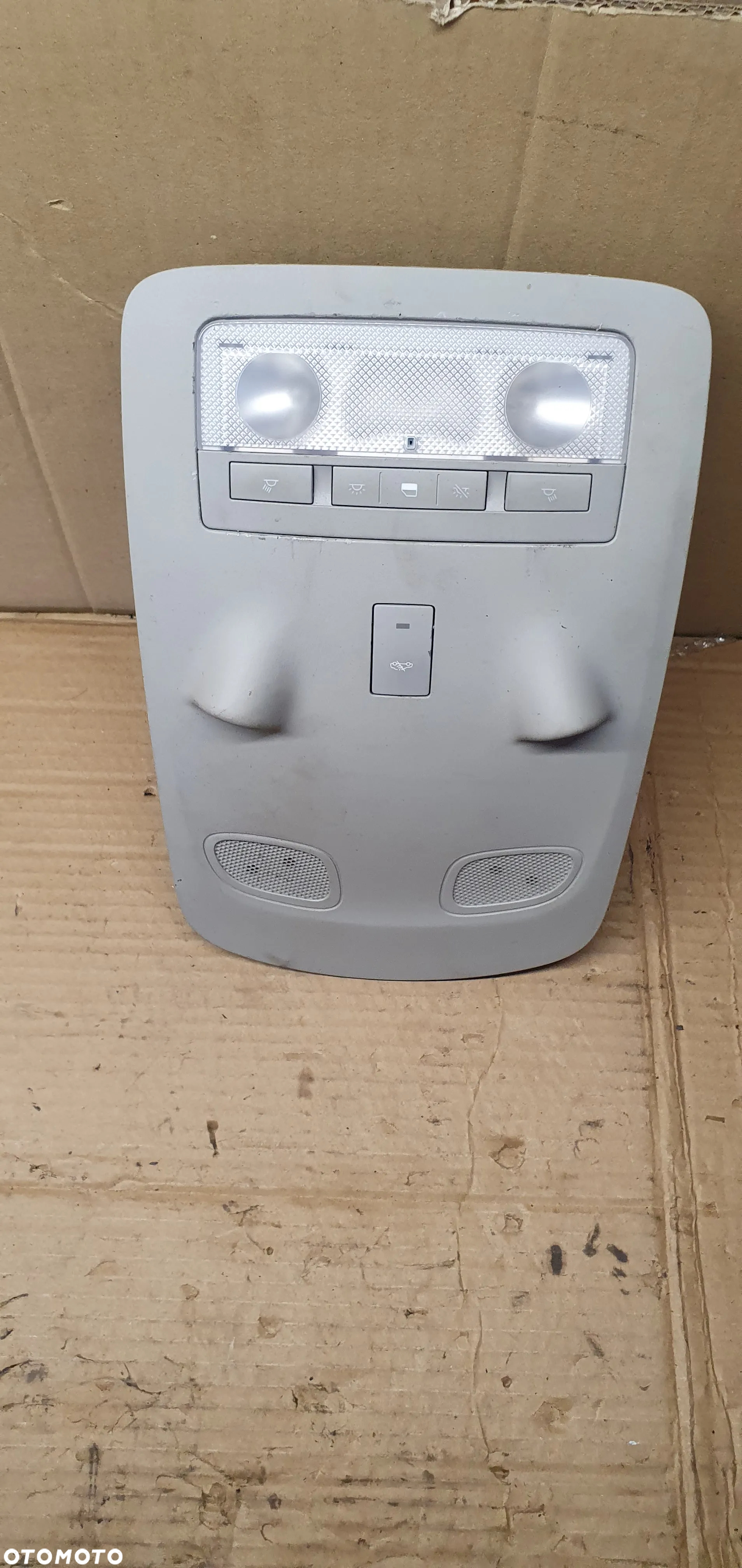 Lampka podsufitki oświetlenie kabiny Opel Zafira C - 2