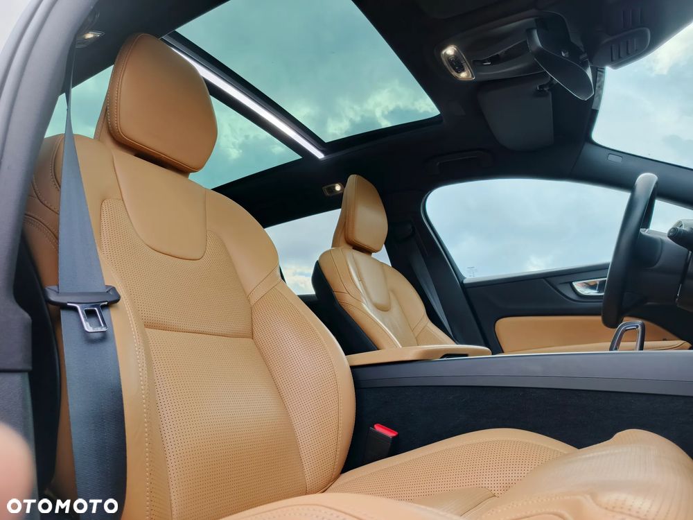 Volvo V60 Cross Country B4 D AWD Geartronic Pro - 27