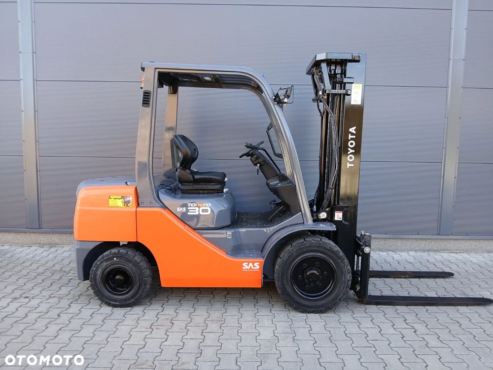 Toyota 02-8FDF30 - 2