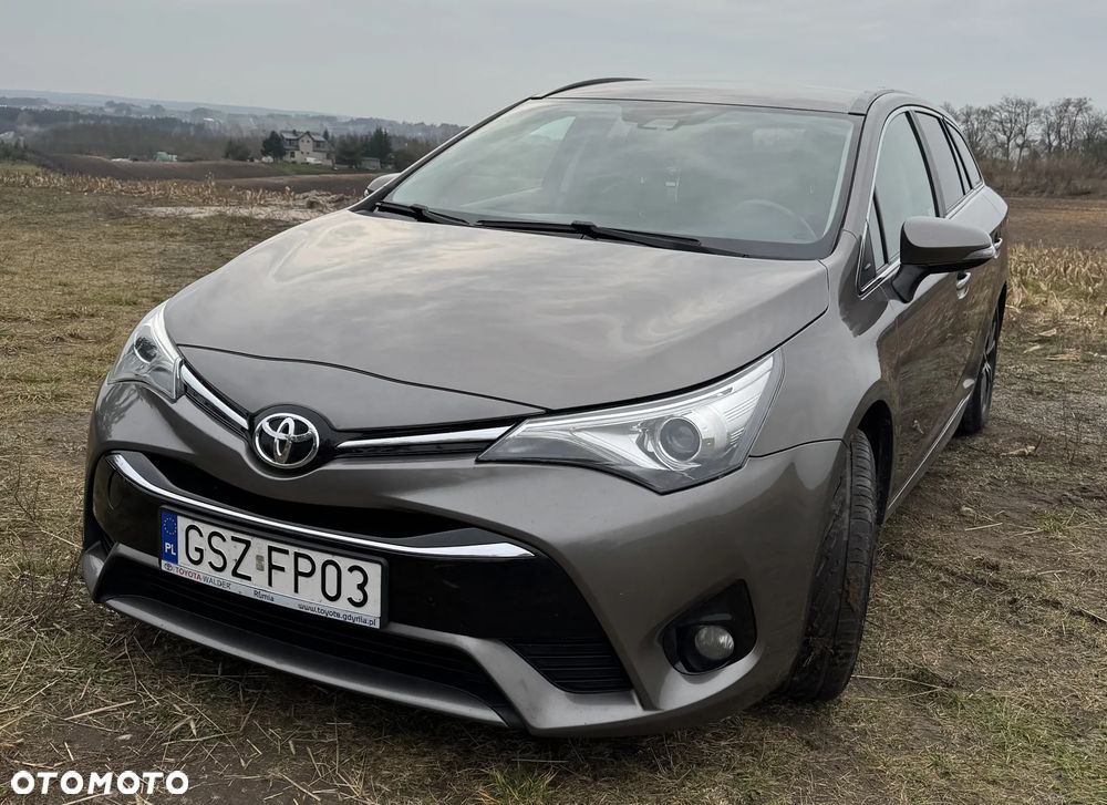 Toyota Avensis 2.0 D-4D Premium - 1