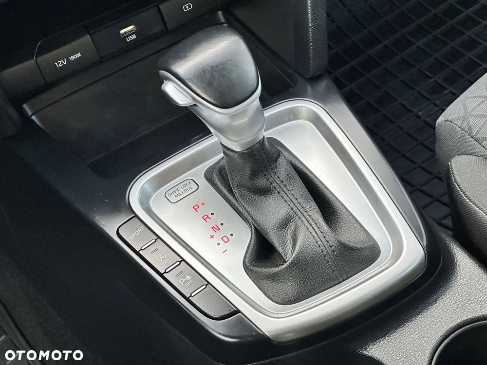 Kia Ceed - 32