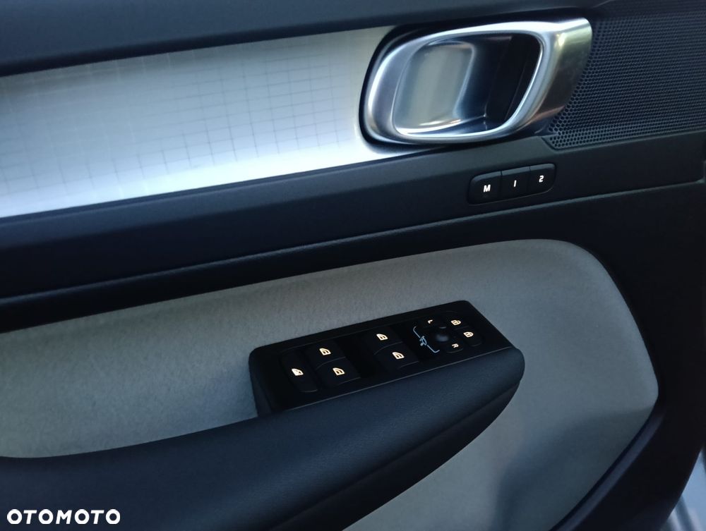 Volvo XC 40 T5 AWD Geartronic Momentum - 21