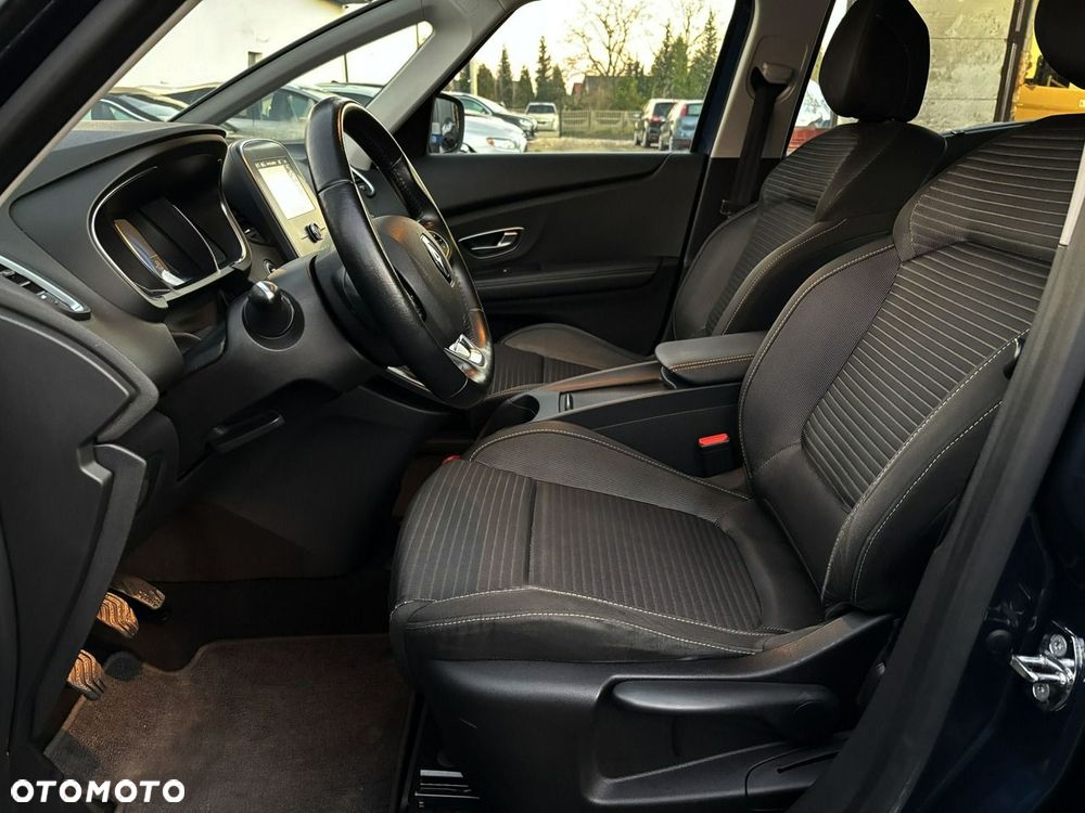 Renault Grand Scenic - 12