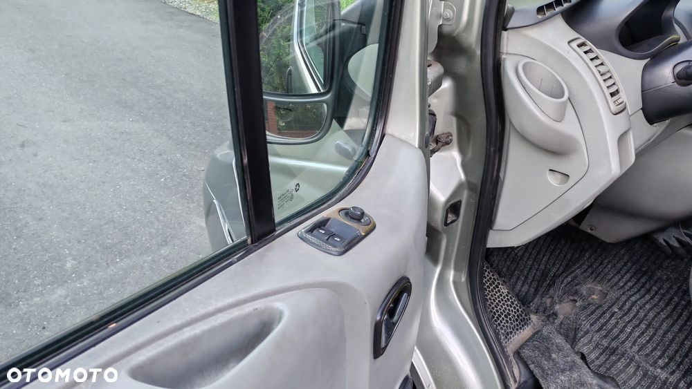 Opel Vivaro - 19