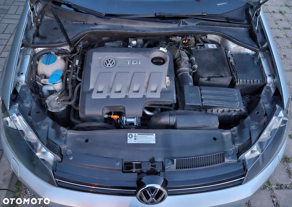 Volkswagen Golf 2.0 TDI Highline - 36