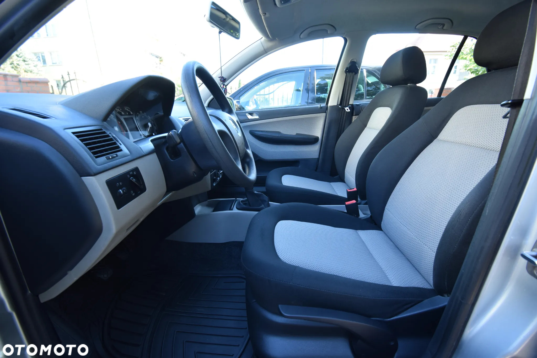 Skoda Fabia 1.4 16V Active - 10