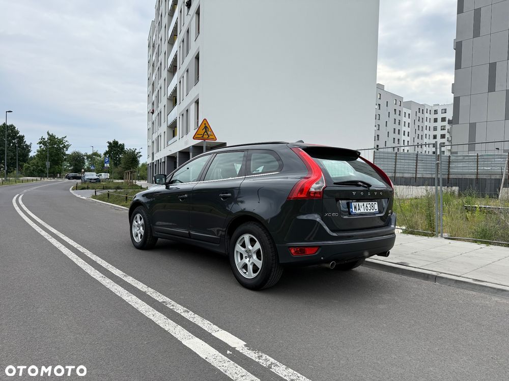 Volvo XC 60 2.4D AWD Momentum - 7