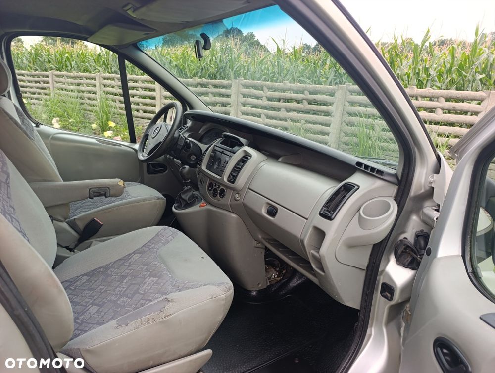 Opel Vivaro - 8