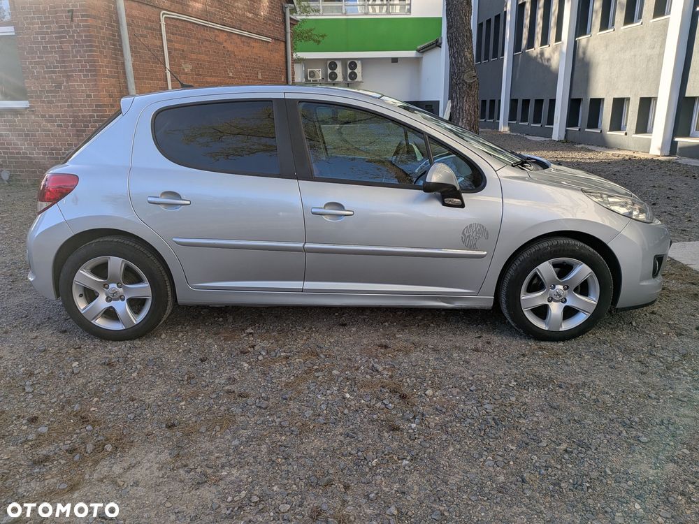 Peugeot 207 - 6