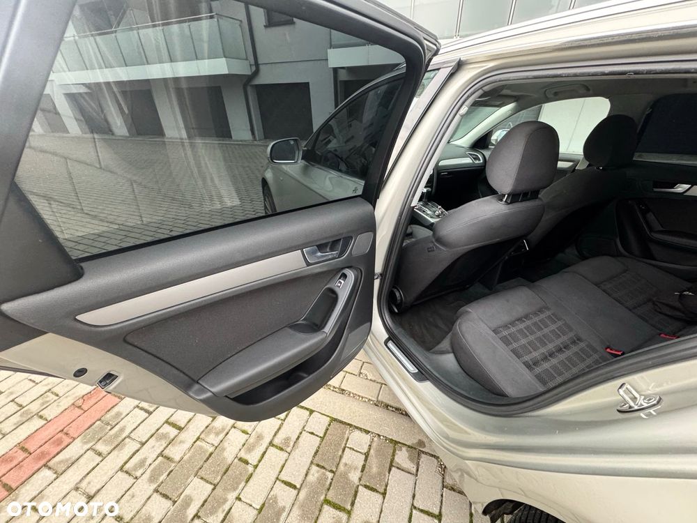 Audi A4 Avant - 28