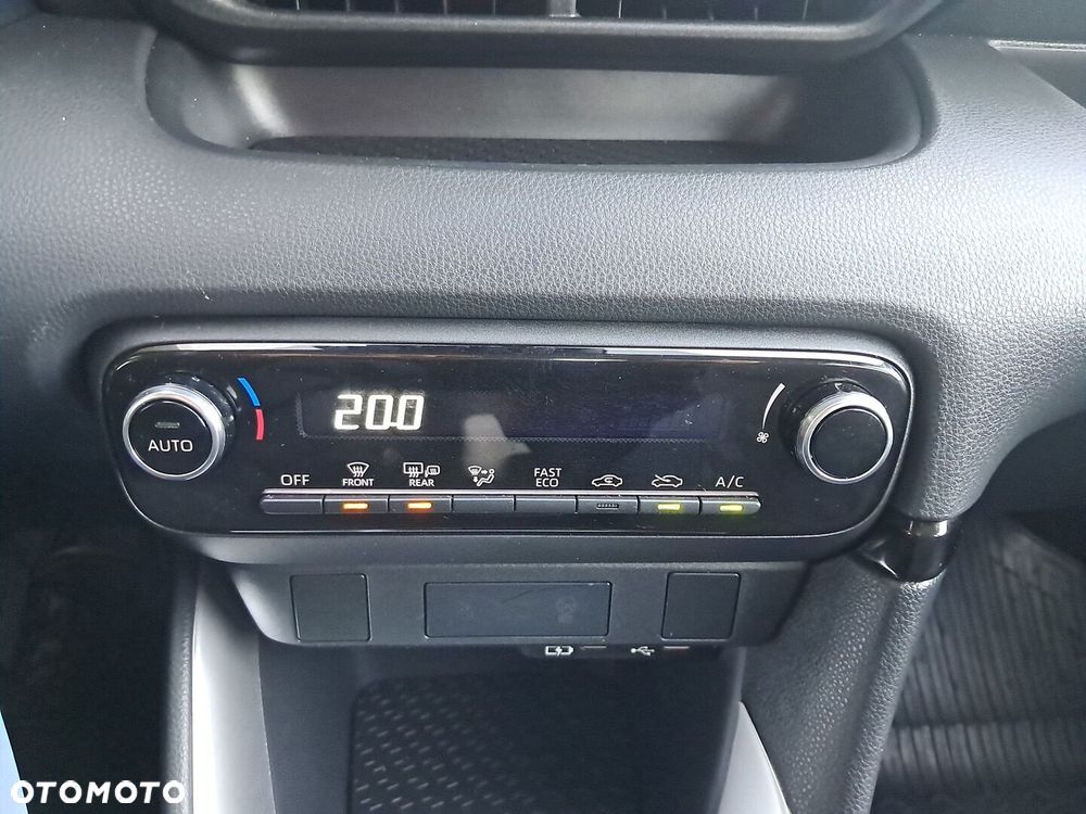 Toyota Yaris - 22