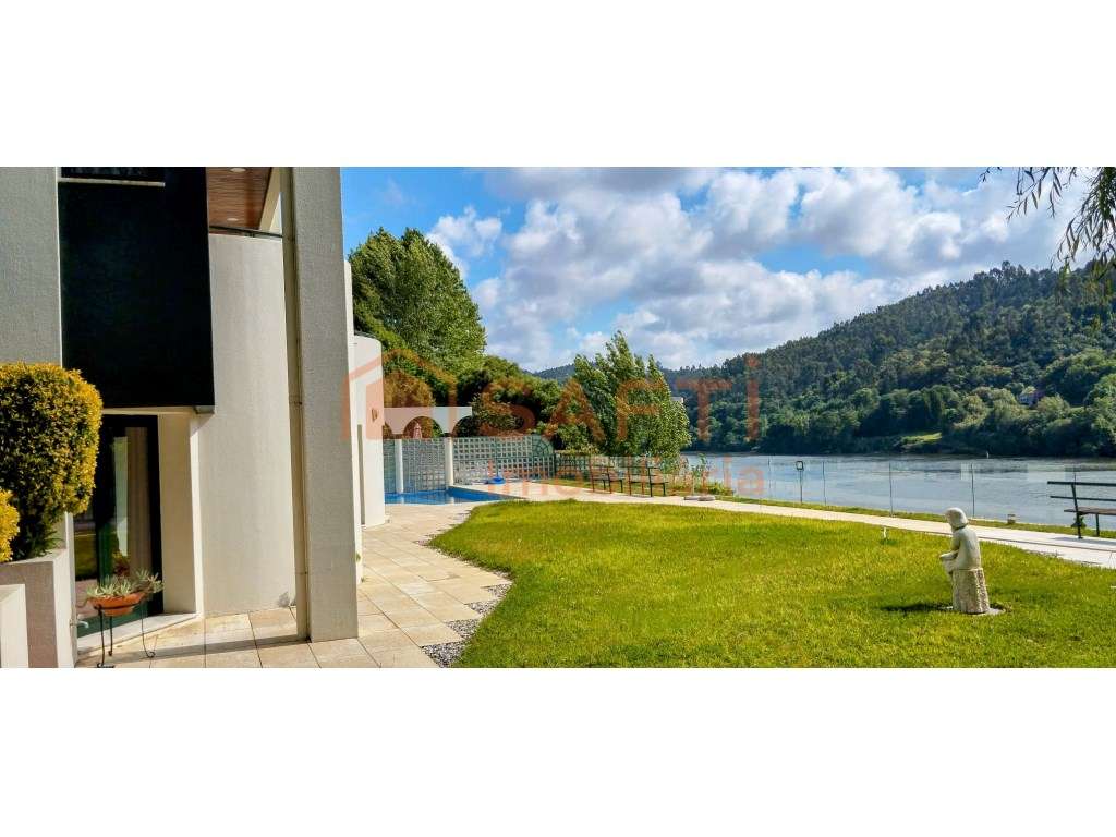 Moradia T4 em Porto ( Junto ao Rio ) - Grande imagem: 2/14