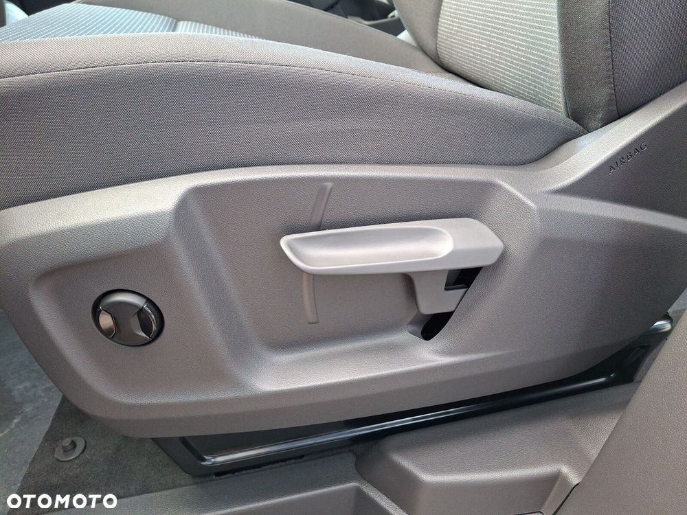 Volkswagen Multivan - 19